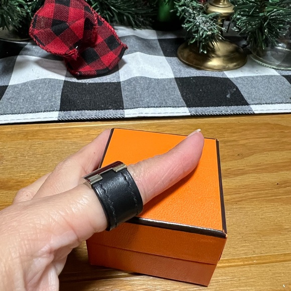 Hermes Black Lurie Leather Ring - Picture 13 of 14